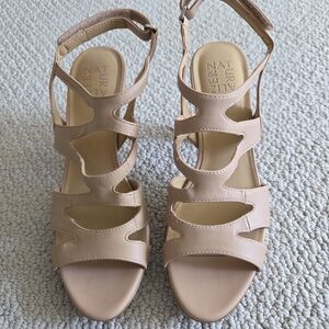 Naturalizer Women's Tan Sandals